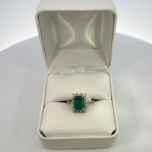 14kt White Gold Emerald Stone Ring