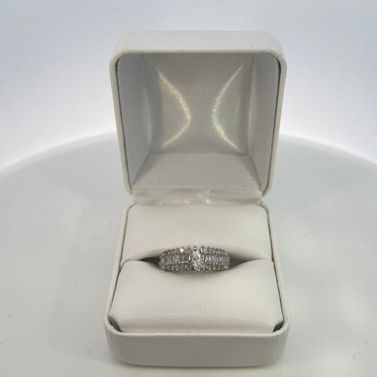 10kt White Gold Ring with an Oval Diamond