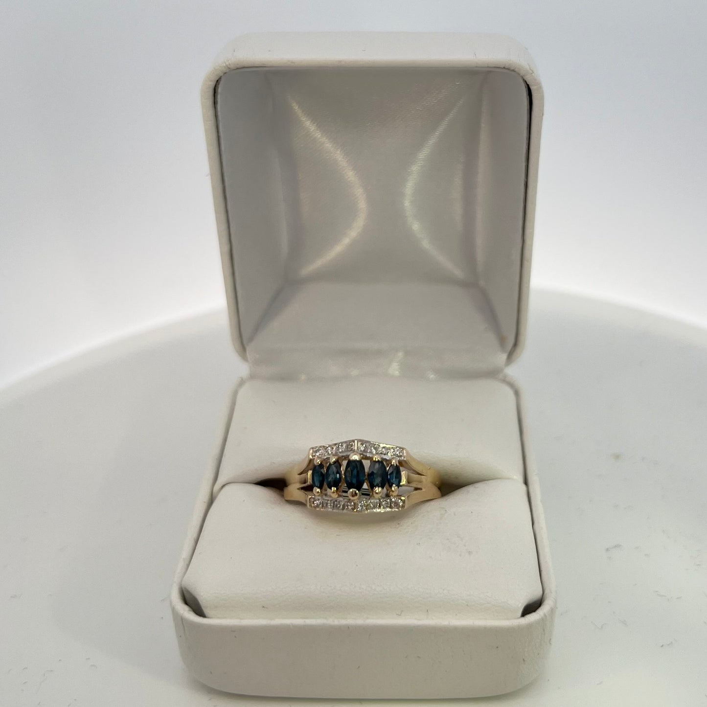 14kt Yellow Gold Ring Obsidian and Diamond Stones